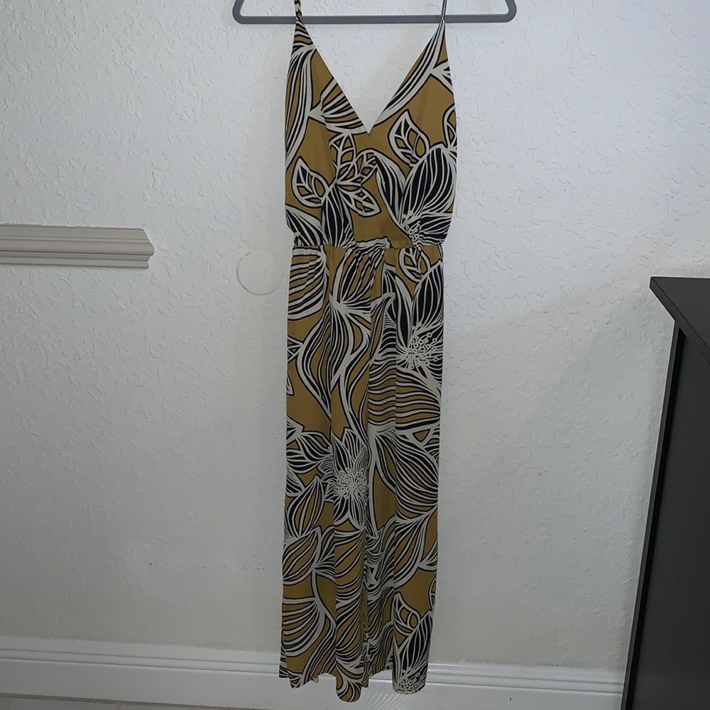 Sienna Sky maxi floral dress size medium